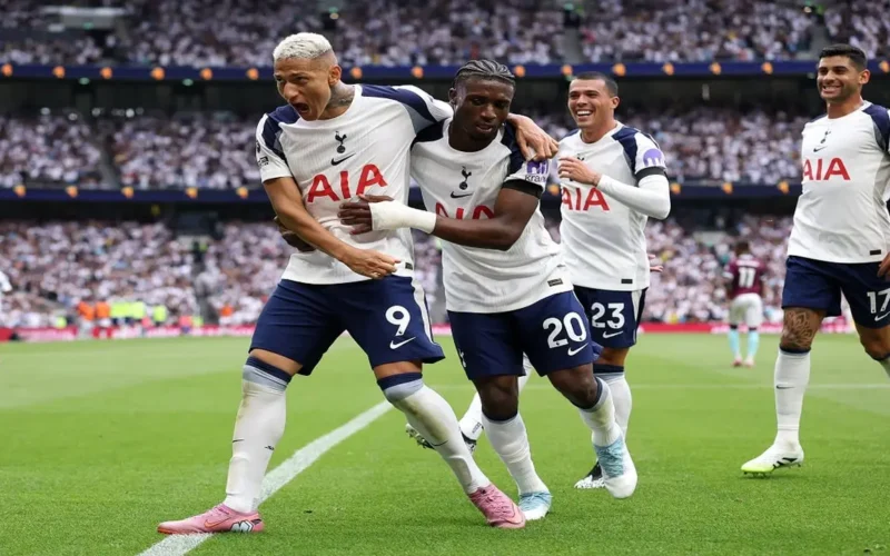 توتنهام يعد عرضًا بـ50 مليون إسترليني لجوهرة مانشستر سيتي